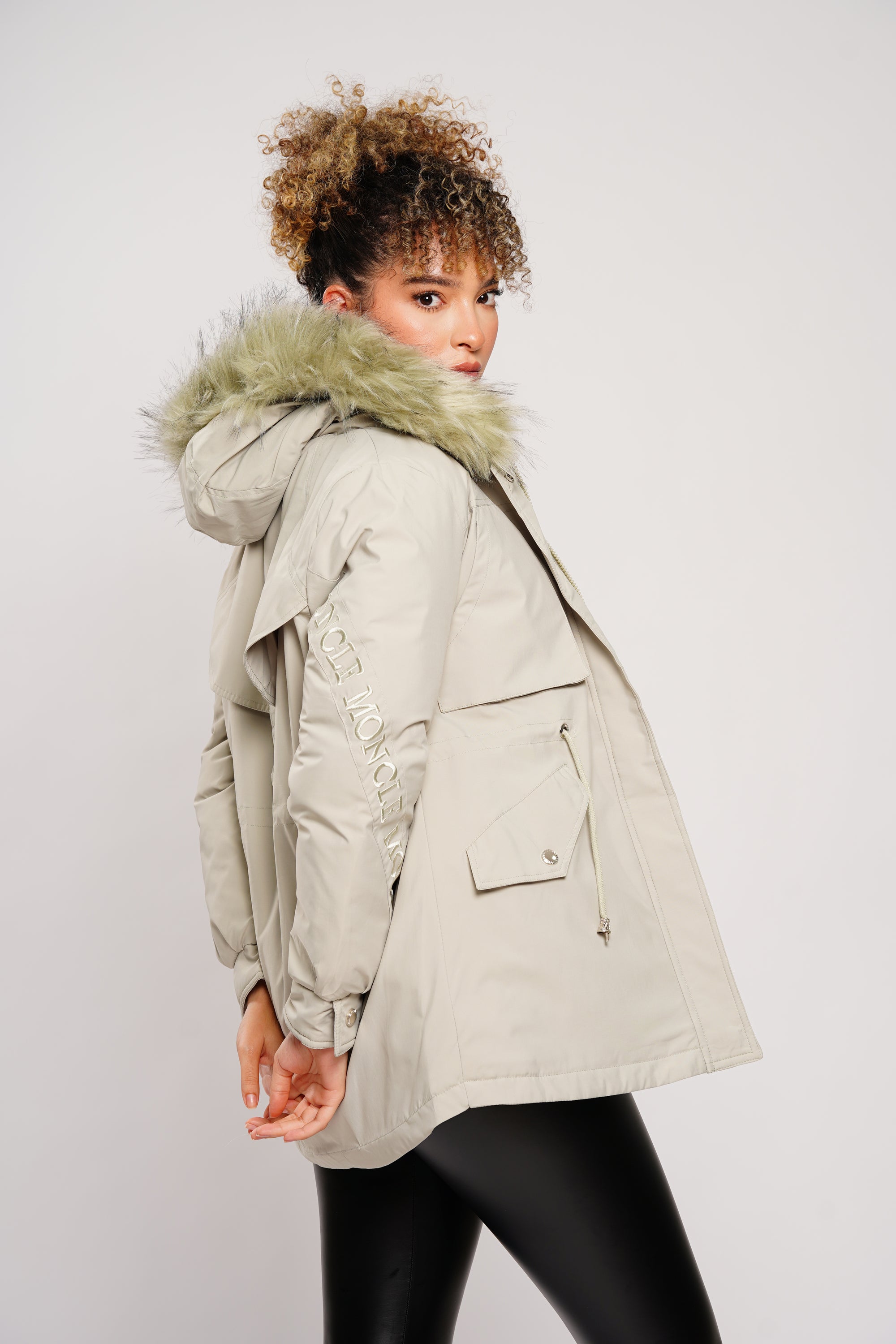 Chaqueta Mujer Parka Queen Impermeable