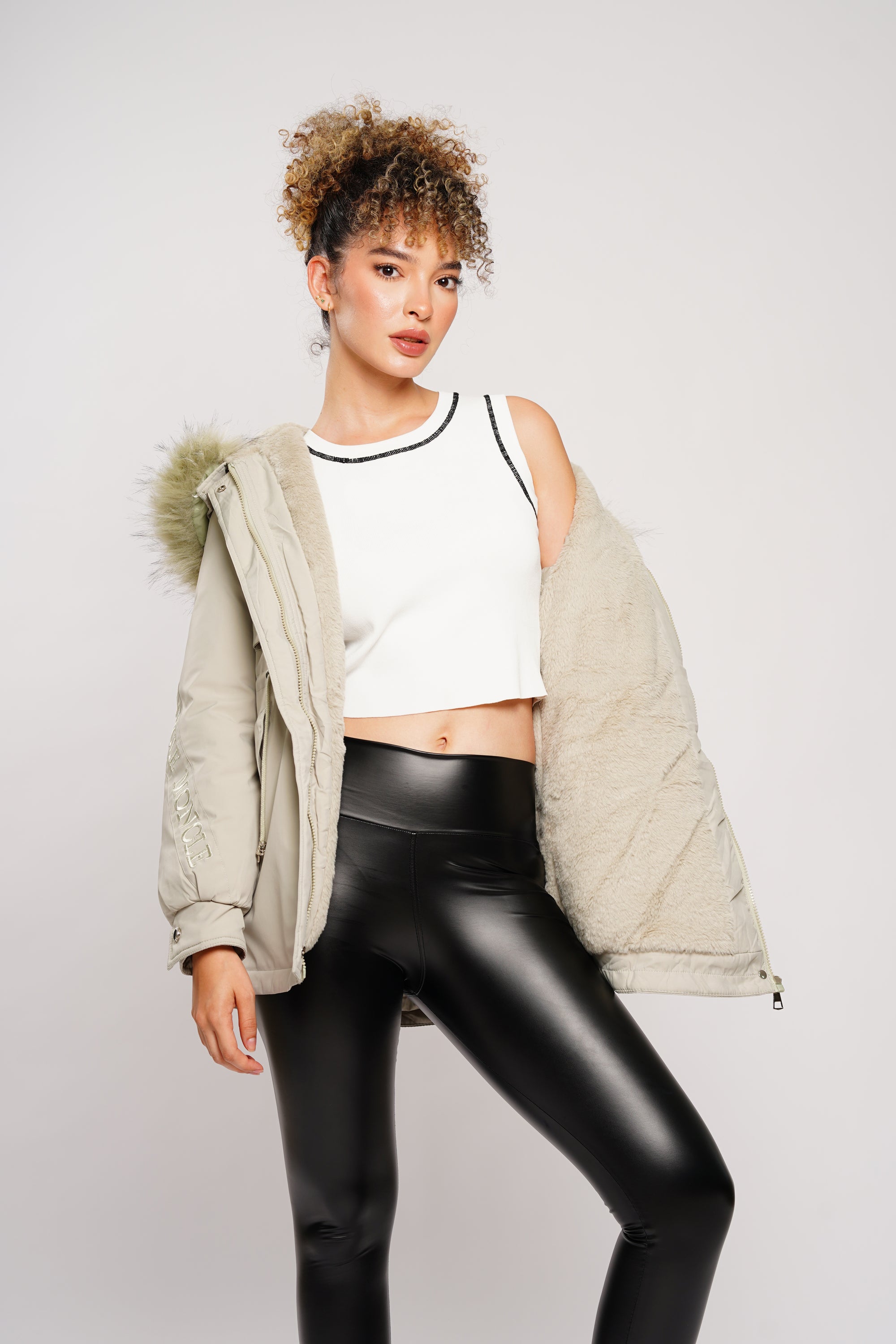 Chaqueta Mujer Parka Queen Impermeable